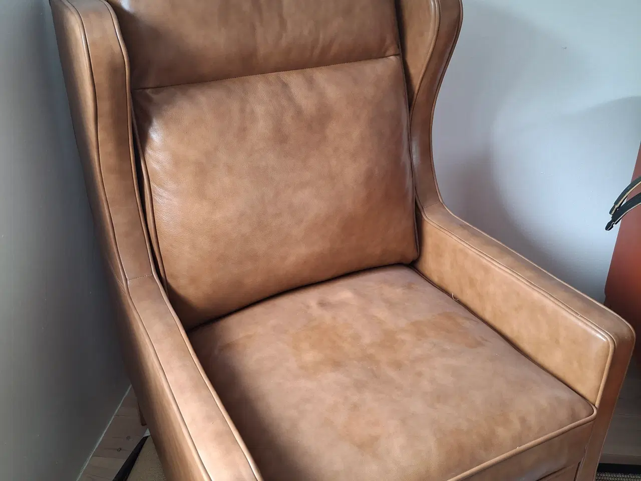 Billede 5 - 2 læder-øre-klapstole