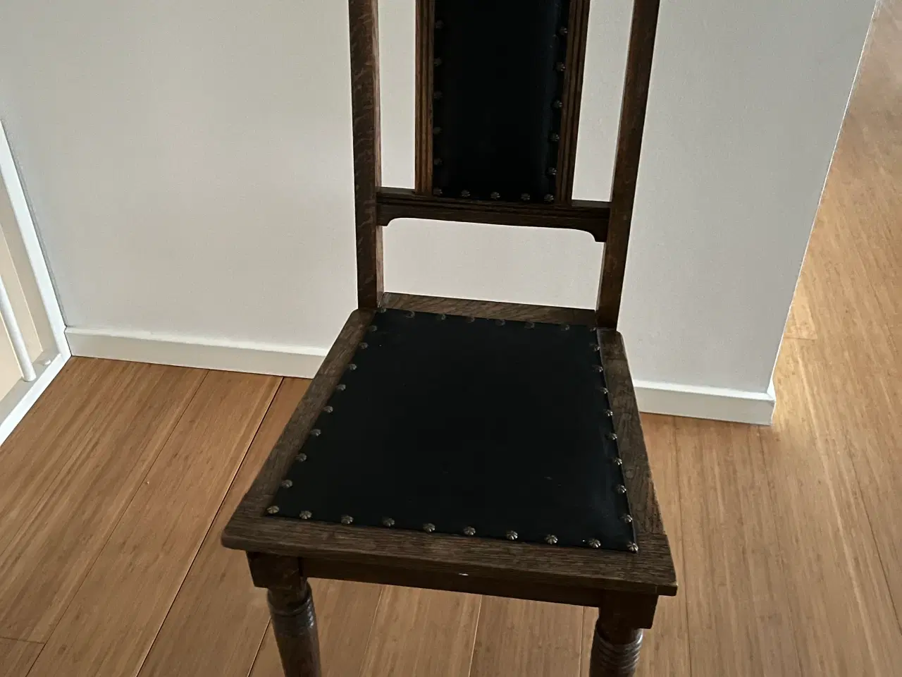 Billede 1 - Gamle spisebordsstole 7 stk