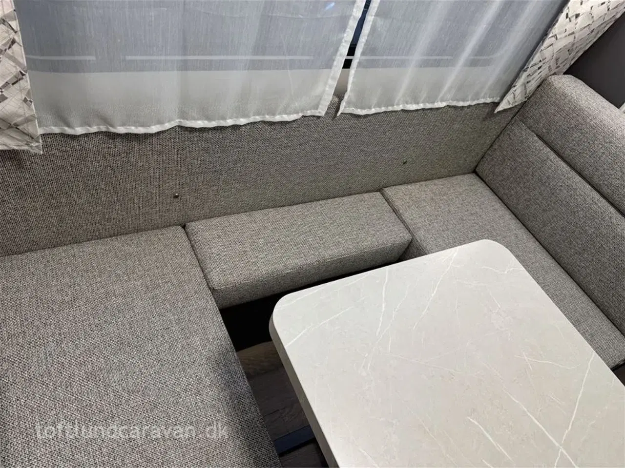 Billede 22 - 2026 - Hobby Excellent 460 SL   Ny 2026 KOMMER SNART PÅ LAGER. Enkeltsenge samt endekøkken og stort badeværelse. LAV VÆGT.