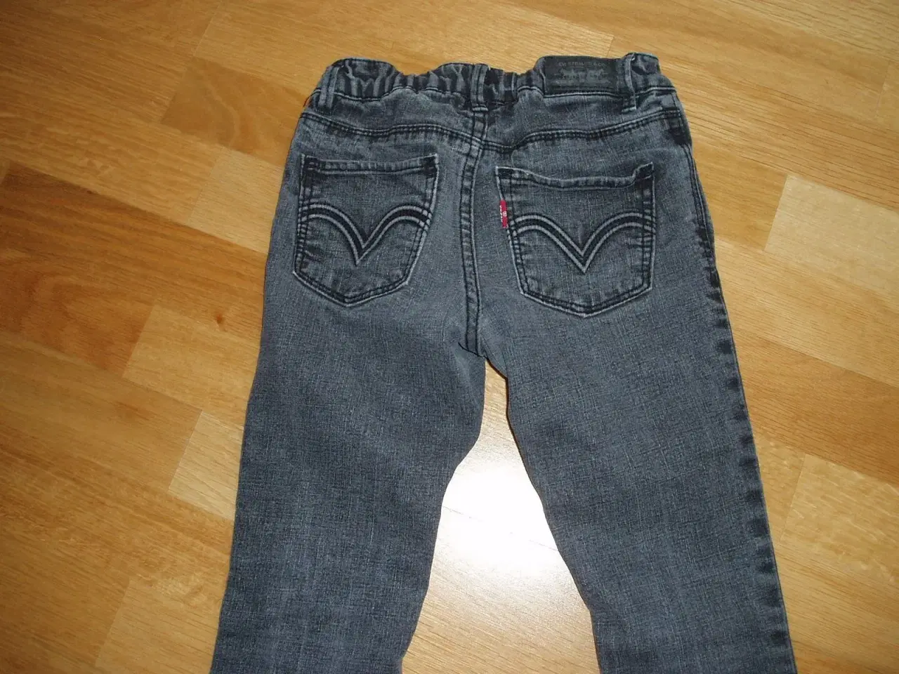 Billede 2 - Levis Jeans skinny fit str. 7 år