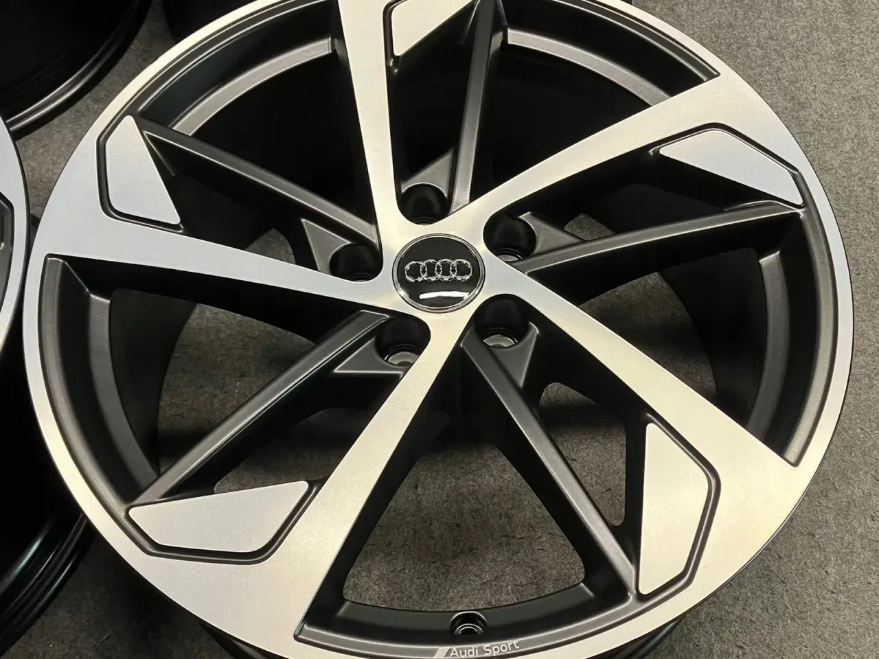 Billede 5 - ALUFÆLGE AUDI Q3 SQ3 RSQ3 83A 19"