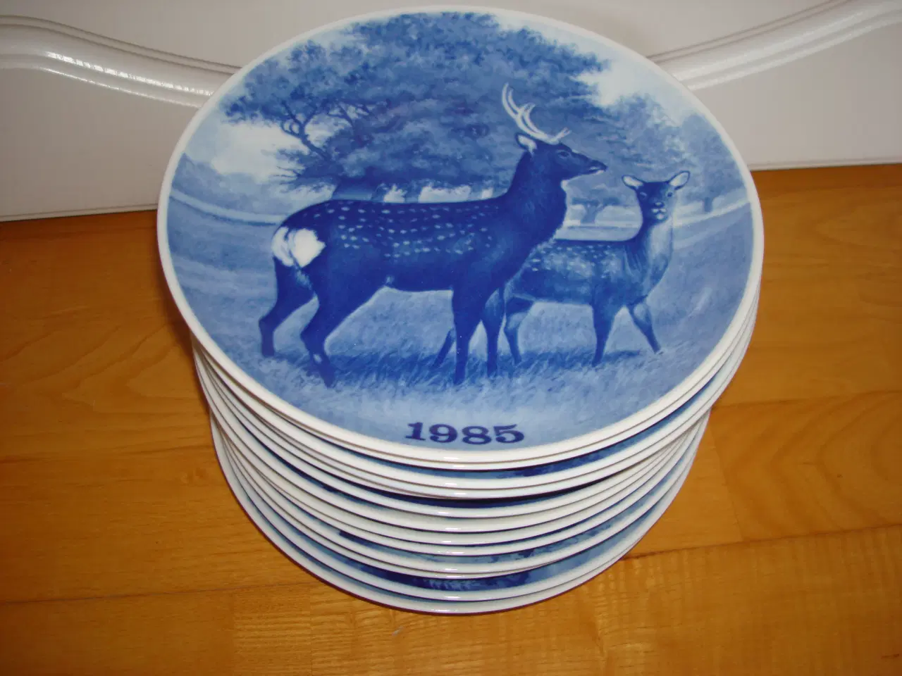 Billede 1 - "TOVE SVENDSEN" Jagtplatter, 13 Stk.