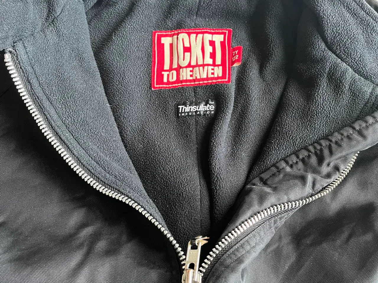 Billede 8 - Flyverdragt størrelse 122 