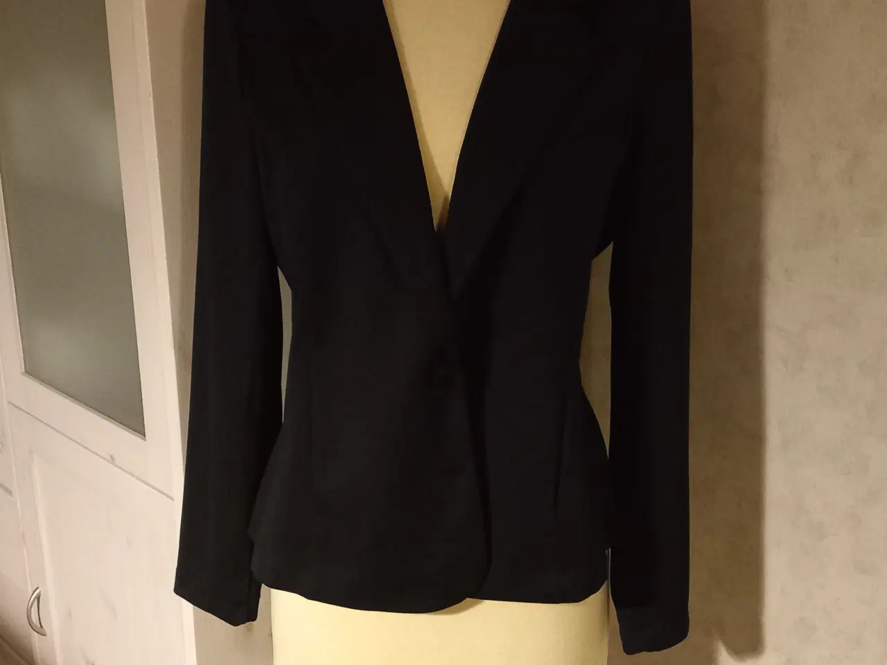 Billede 1 - Ny sort blazer jakke 