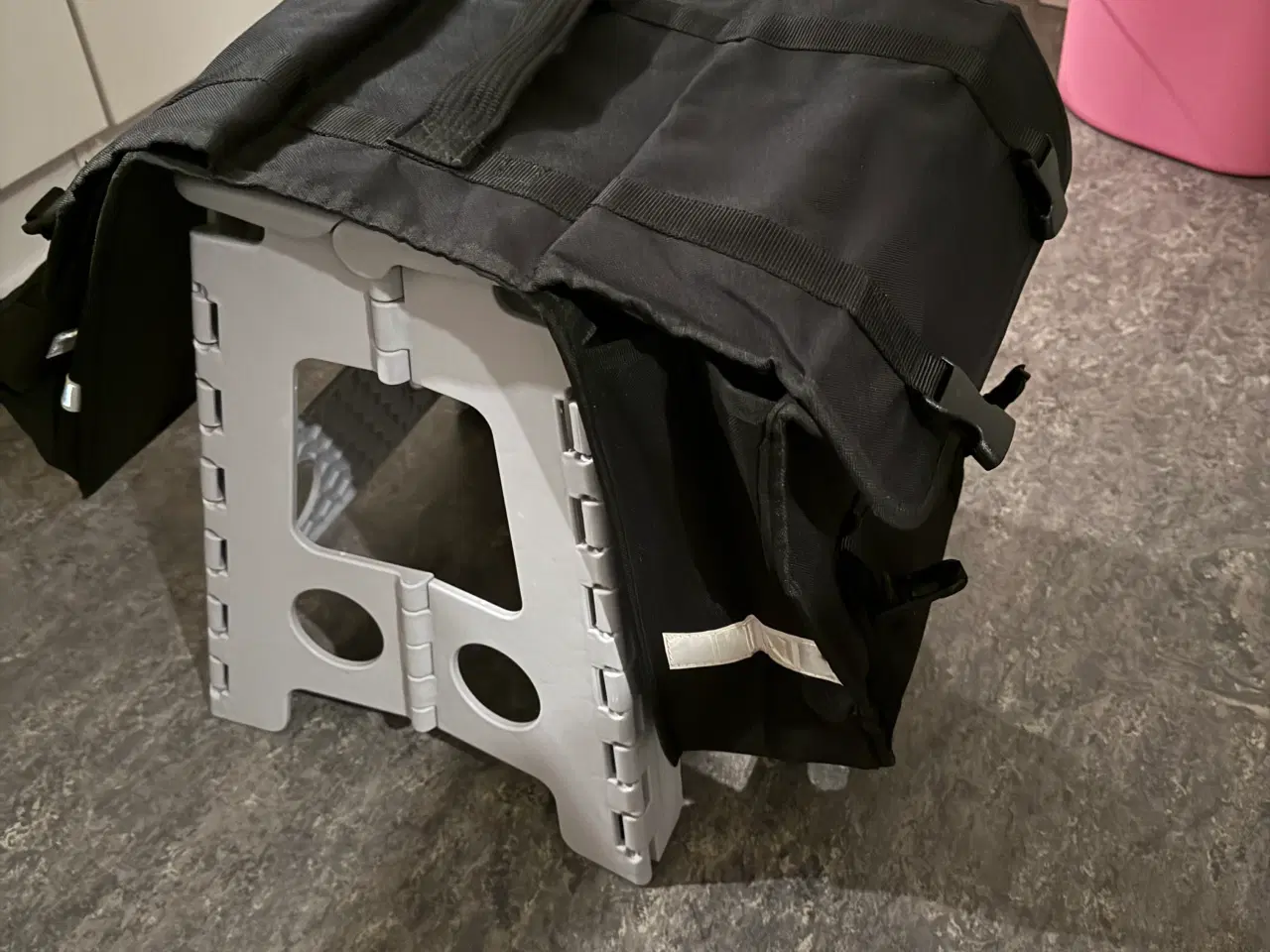 Billede 1 - 2 stk cykeltasker sælges.