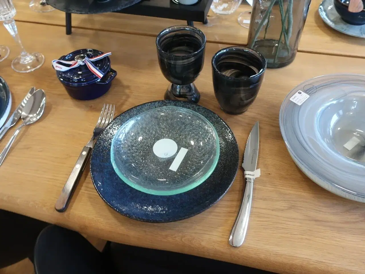Billede 7 - Service m.v. på spisebord