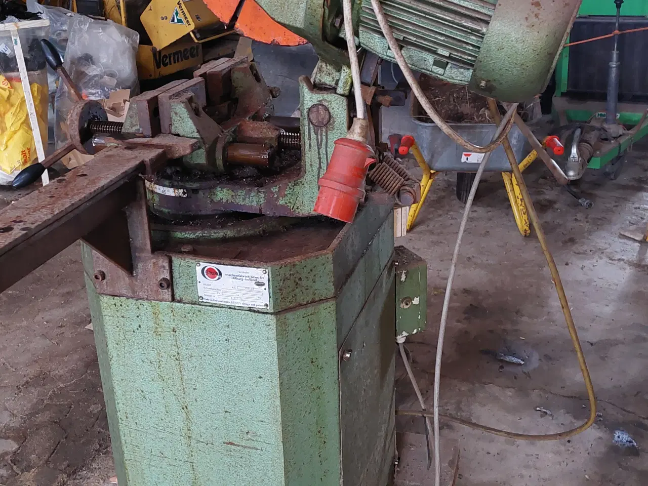 Billede 1 - Jern rundsav med skruetvinge