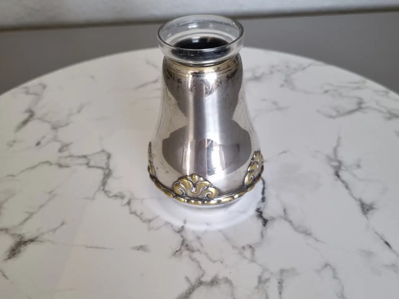 Billede 5 - Smuk lille vintage vase i sølvplet fra Victoria 