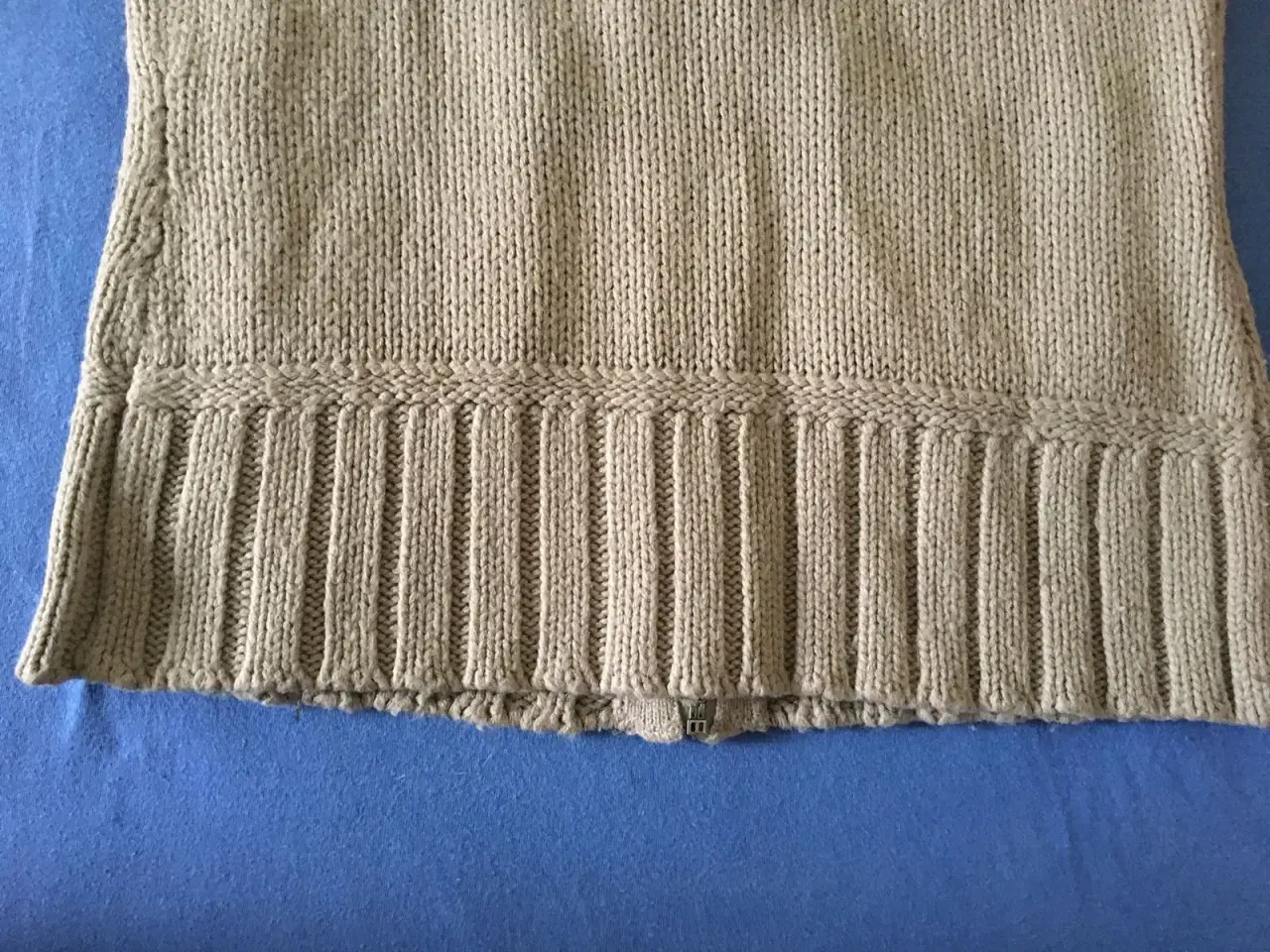 Billede 10 - Beige cardigan til salg