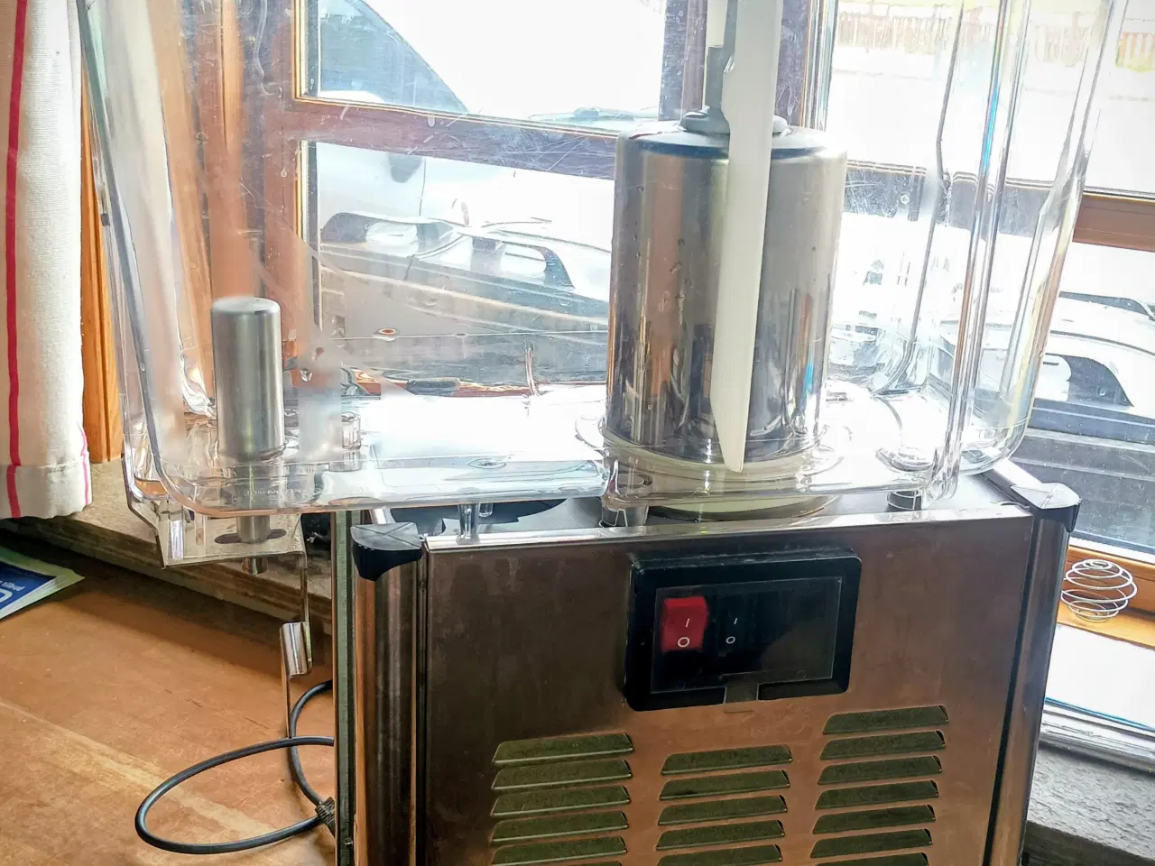 Billede 2 - Saftevands dispender