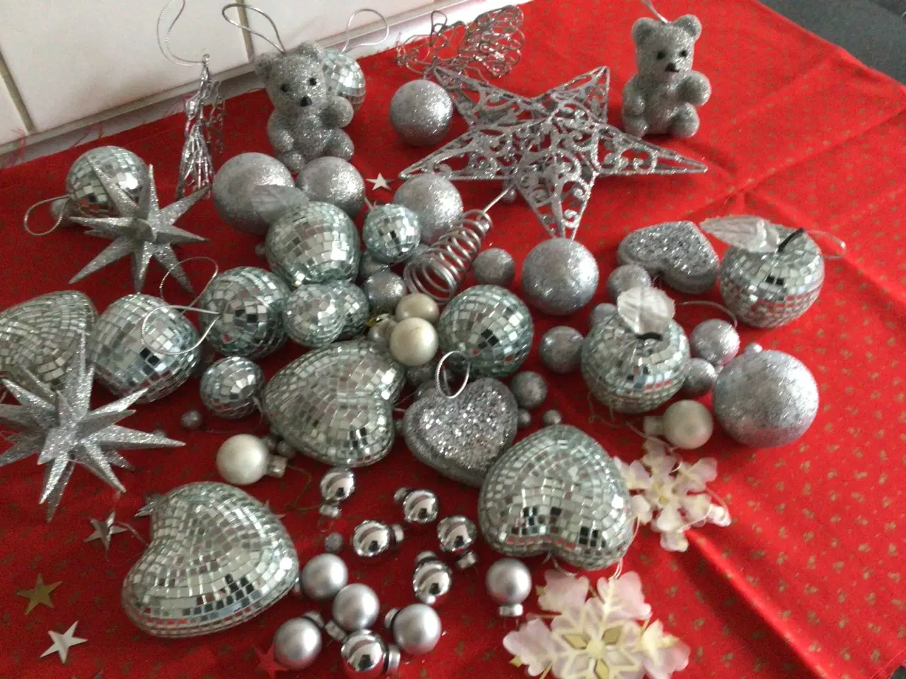 Billede 1 - Juletræspynt stjerne og mere end 50 kugler 