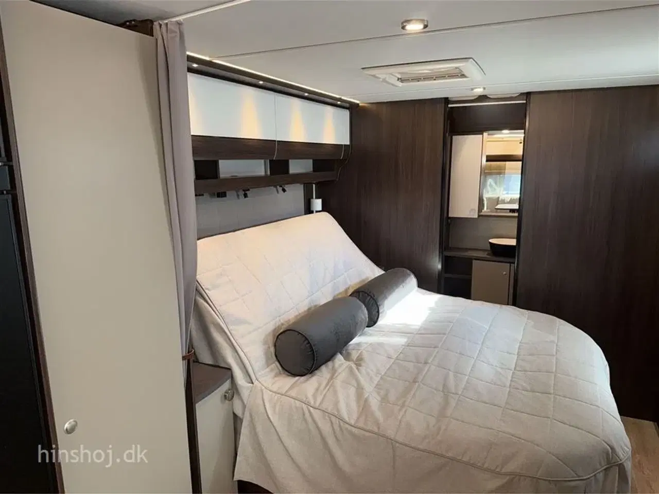 Billede 25 - 2026 - Polar Blueline 620 BQD   Luksus Polar vintervogn med en dejlig fritstående dobbeltseng fra Hinshøj Caravan