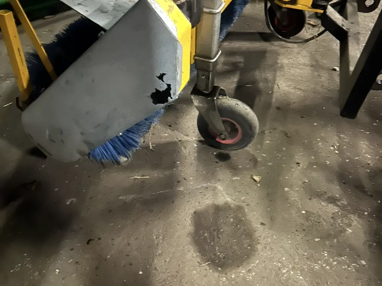 Billede 3 - Fejekost