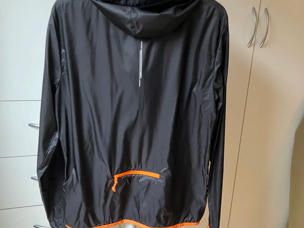 Billede 2 - Letvægts vandafvisende Crivit vindjakke, Dame M
