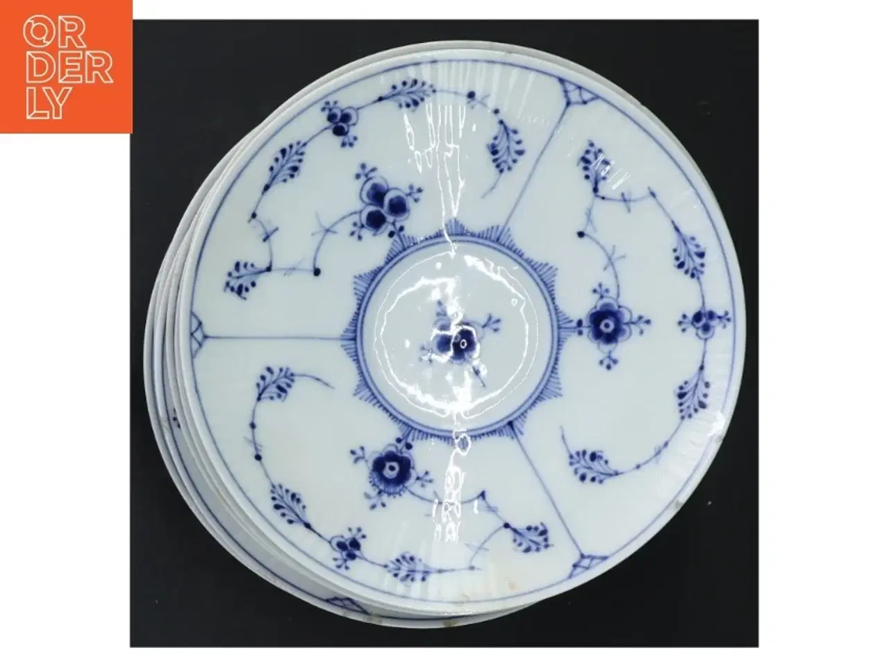 Billede 4 - Musselmalet tekop og underkop sæt fra Royal Copenhagen (str. Ø 10 cm og ø 14 cm)