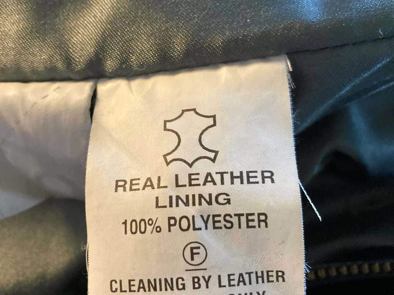 Billede 3 - Sort læderjakke sælges