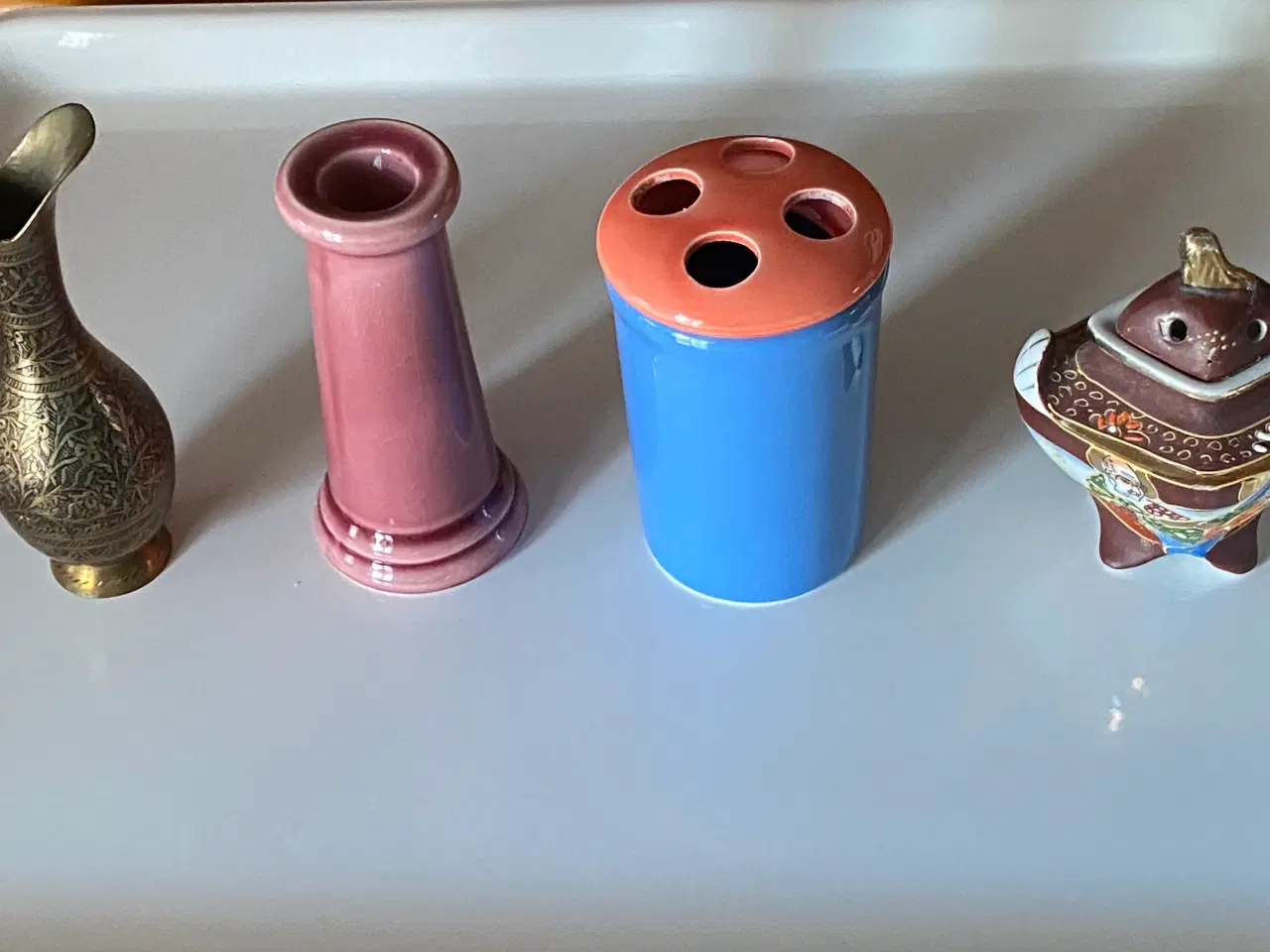 Billede 2 - Vase, lysestage, krus låg, smykkeskrin, kr. 25,-