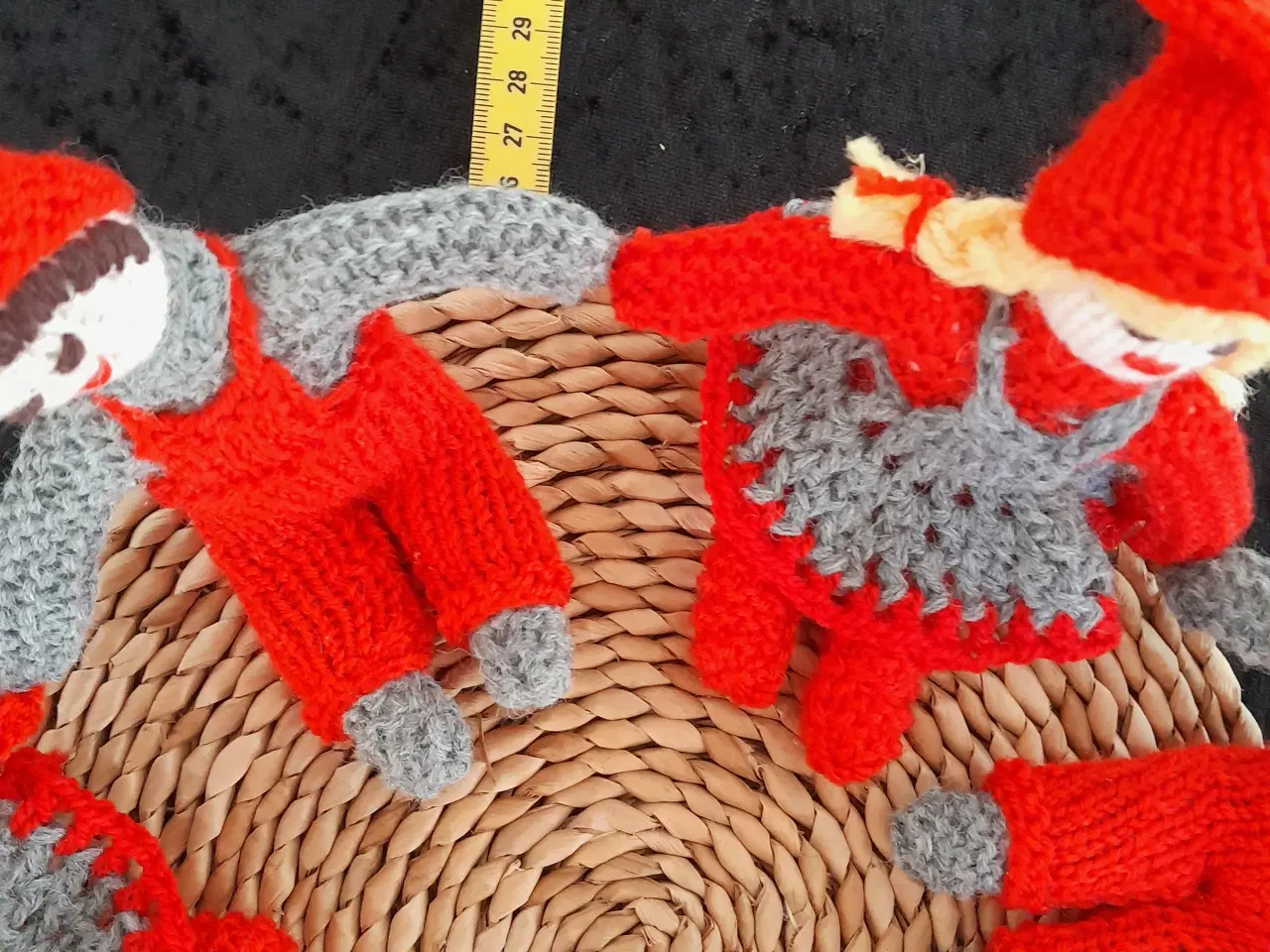 Billede 8 - Nisser rundt om risengrød