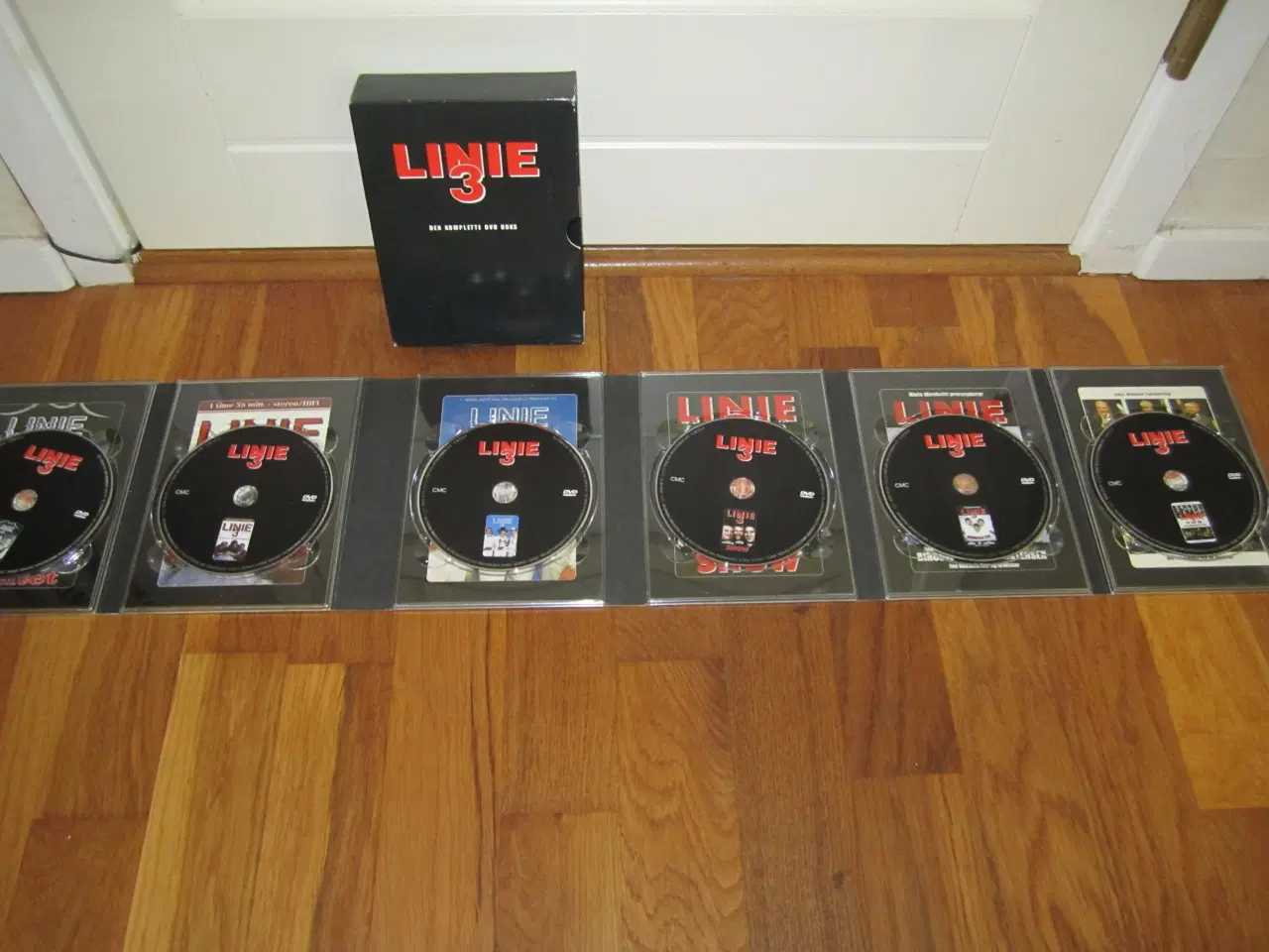 Billede 2 - Den Komplette LINIE 3 Boks. 6 x Dvd.