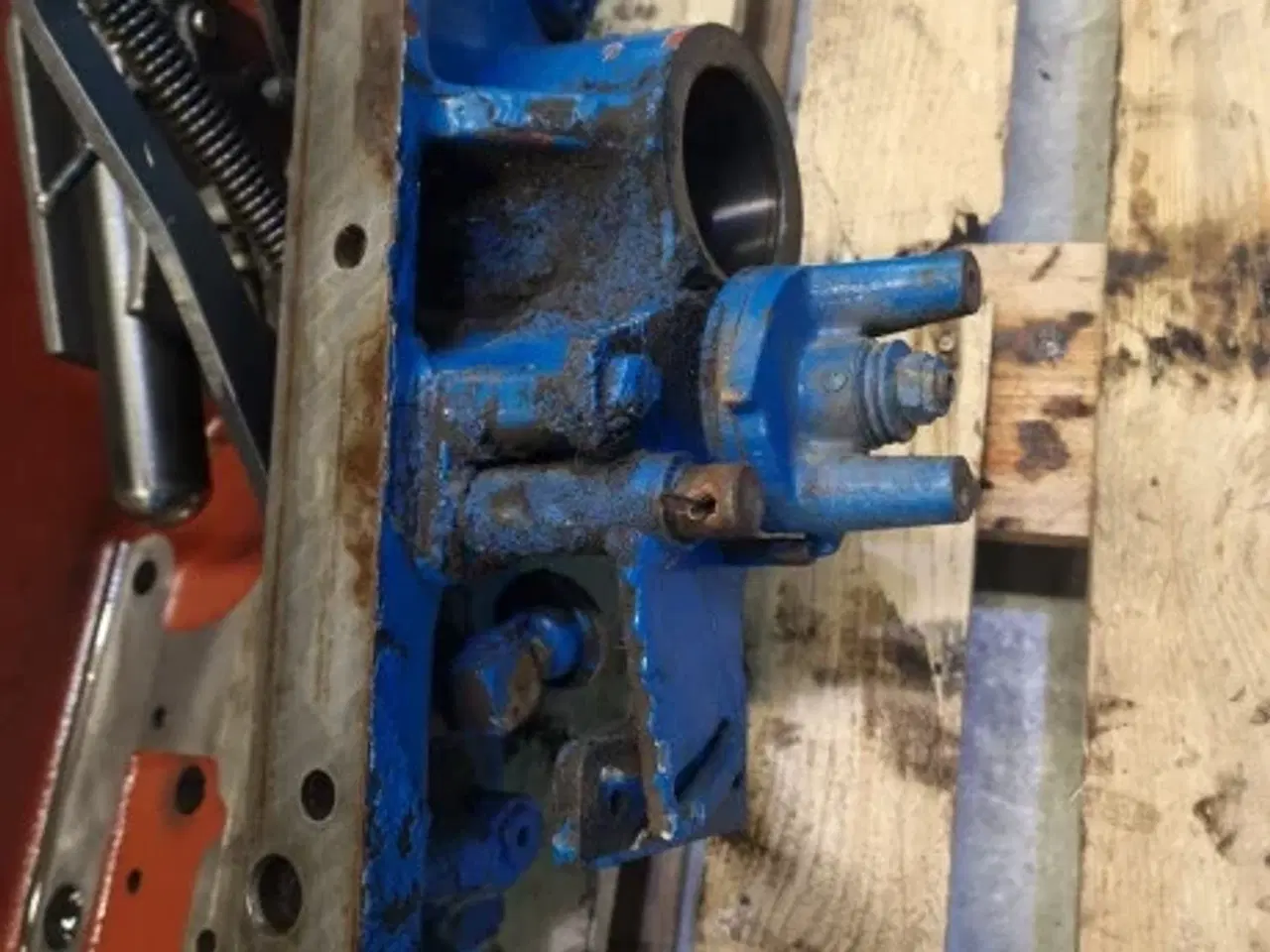 Billede 9 - Ford 6640 Dæksel Gearkasse E9NN537AA