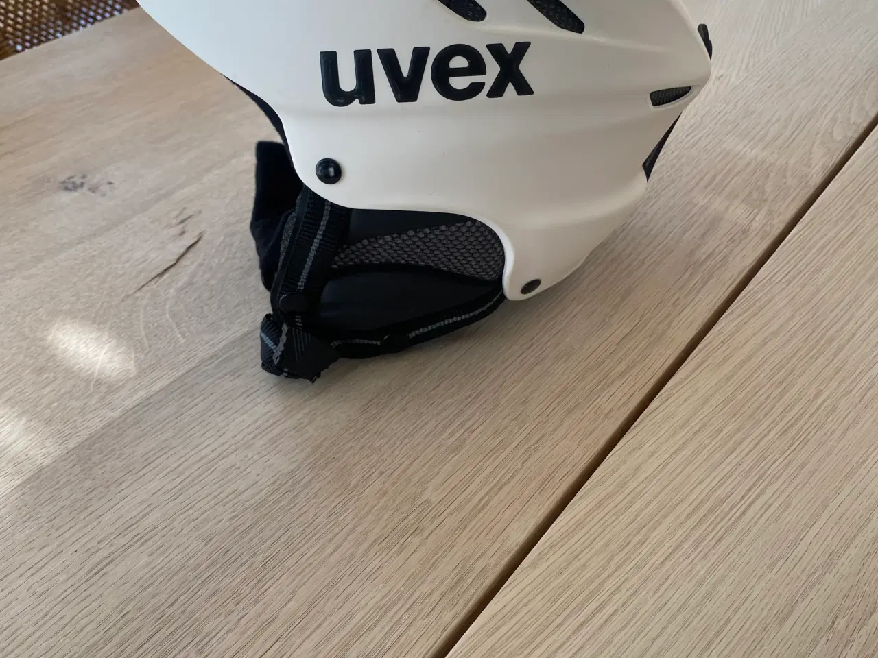 Billede 1 - Hvid Uvex dame ski hjelm str. S (55-56cm)