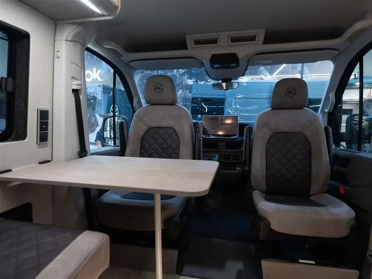 Billede 31 - 0 - FURGOK   Langsgående senge og cykel garage på 6 meter!