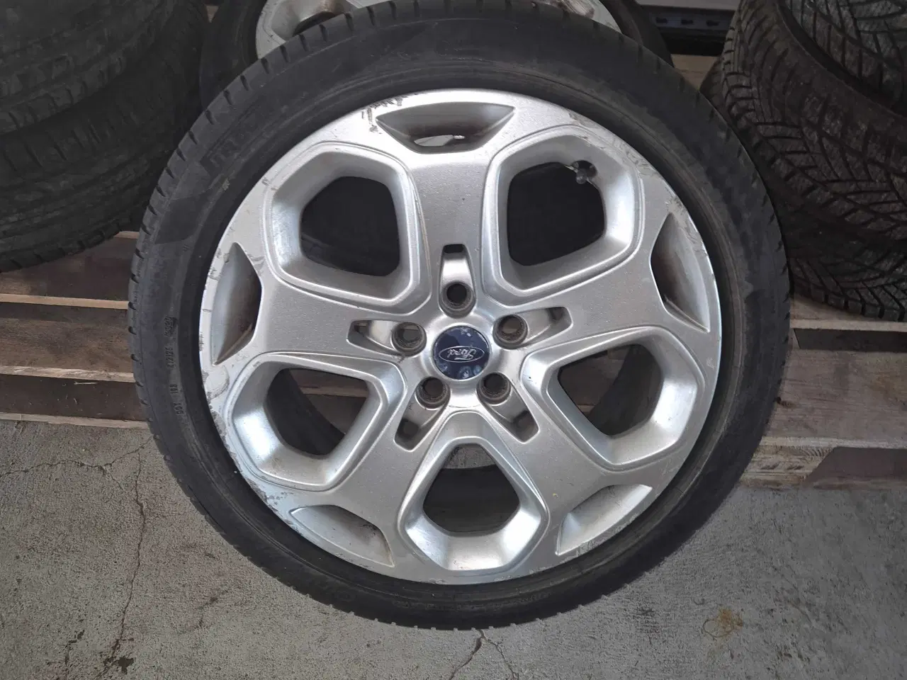 Billede 1 - Ford 18 t alufælge