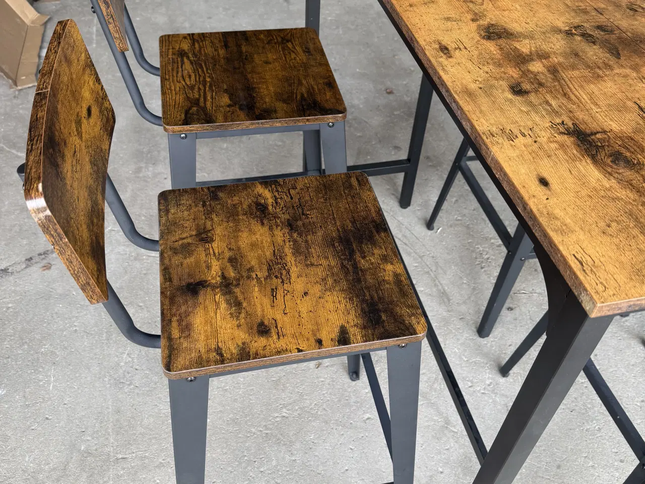 Billede 2 - 4 VASAGLE barstol & bord i industrielt design