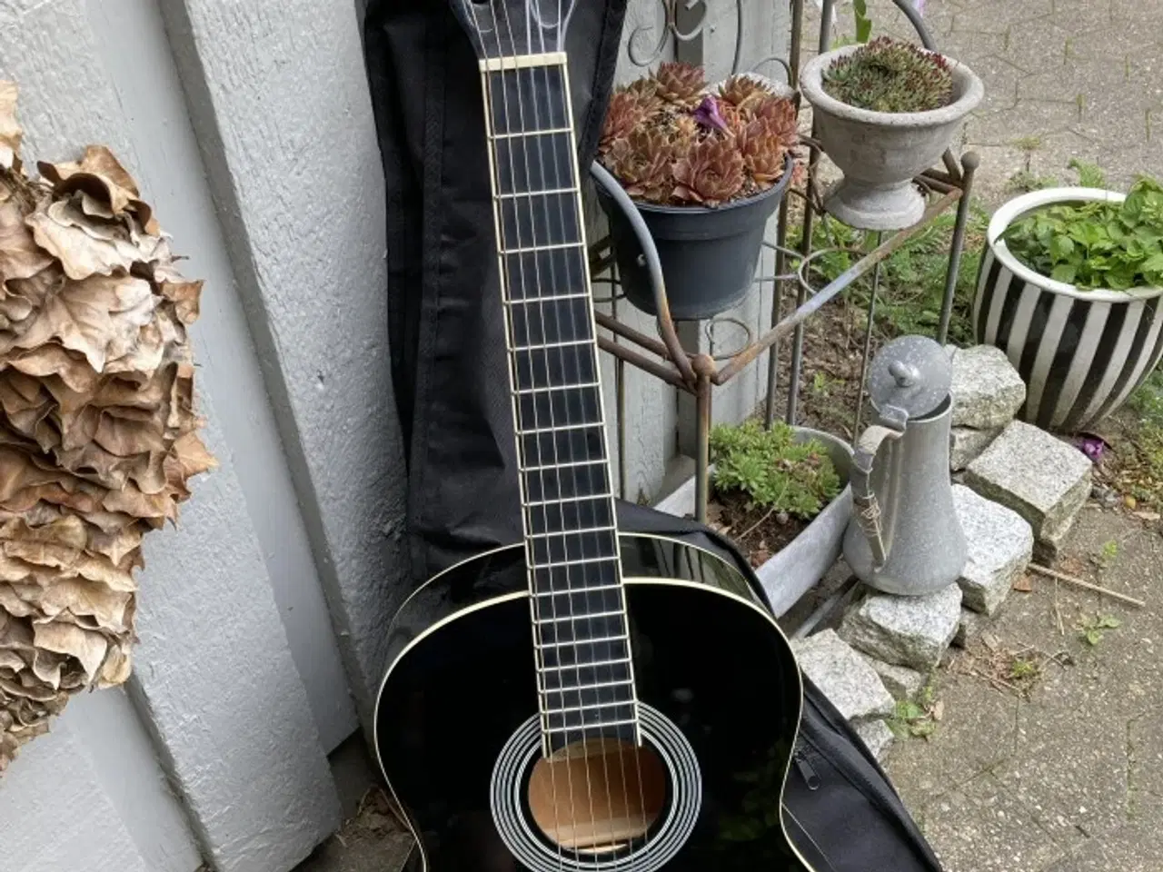 Billede 1 - Akustisk guitar – god til børn – med taske