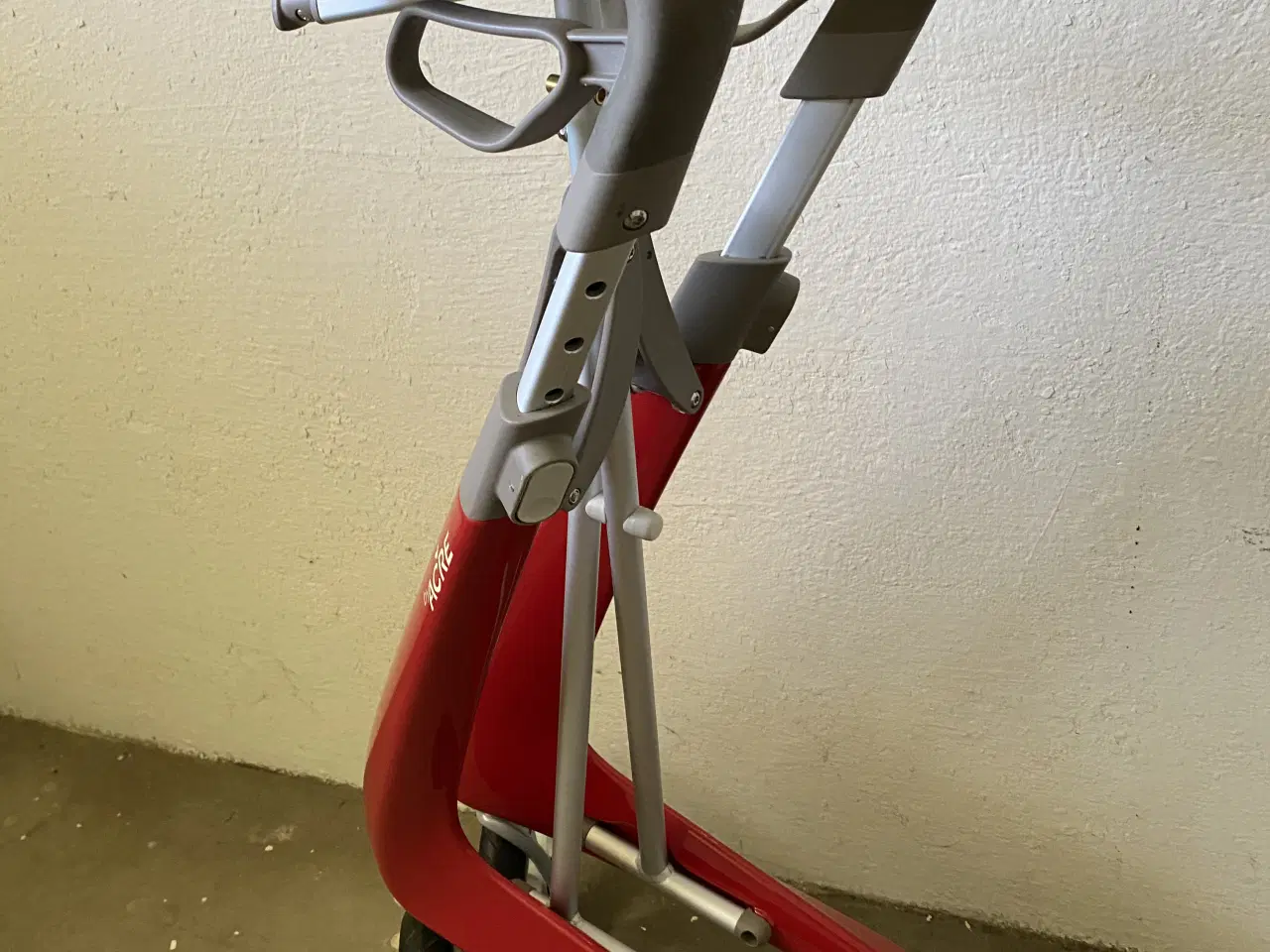 Billede 9 - Rollator By ACRE Carbon, ultra let, komfort rød