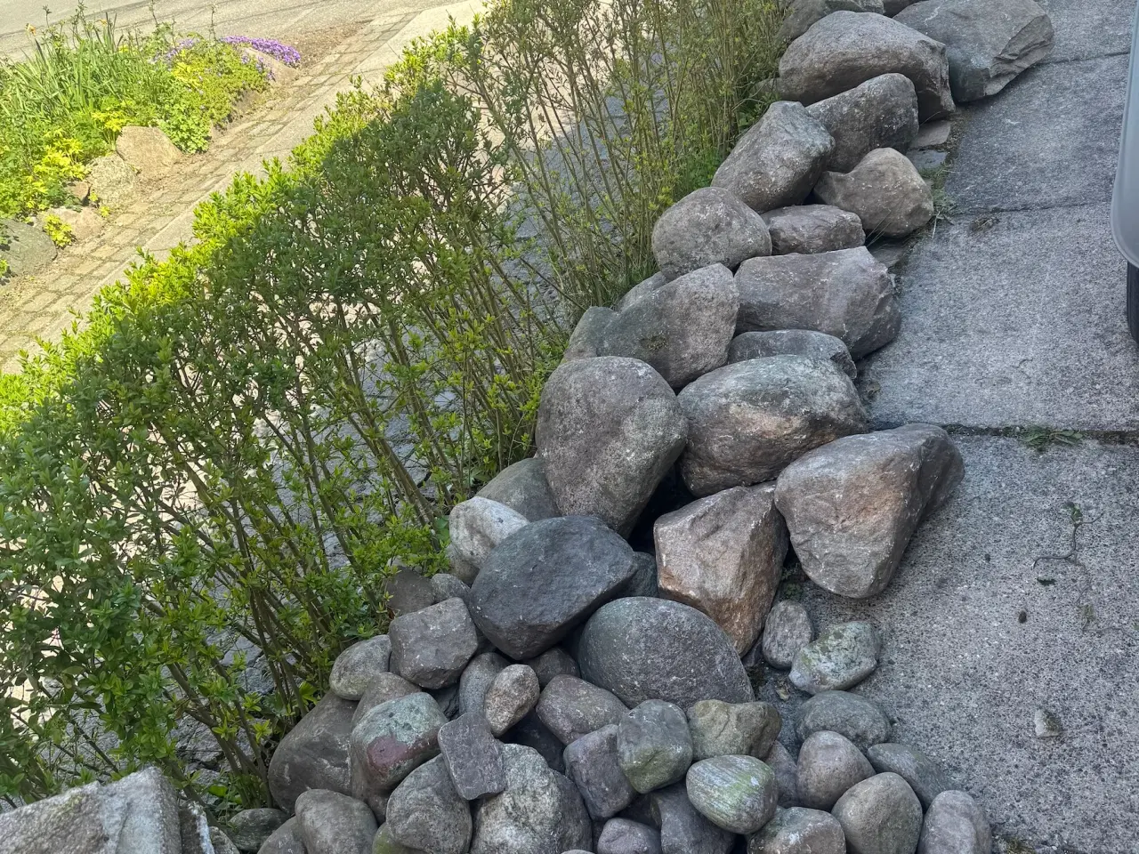Billede 1 - Smukke granitsten til gratis afhentning i Odense