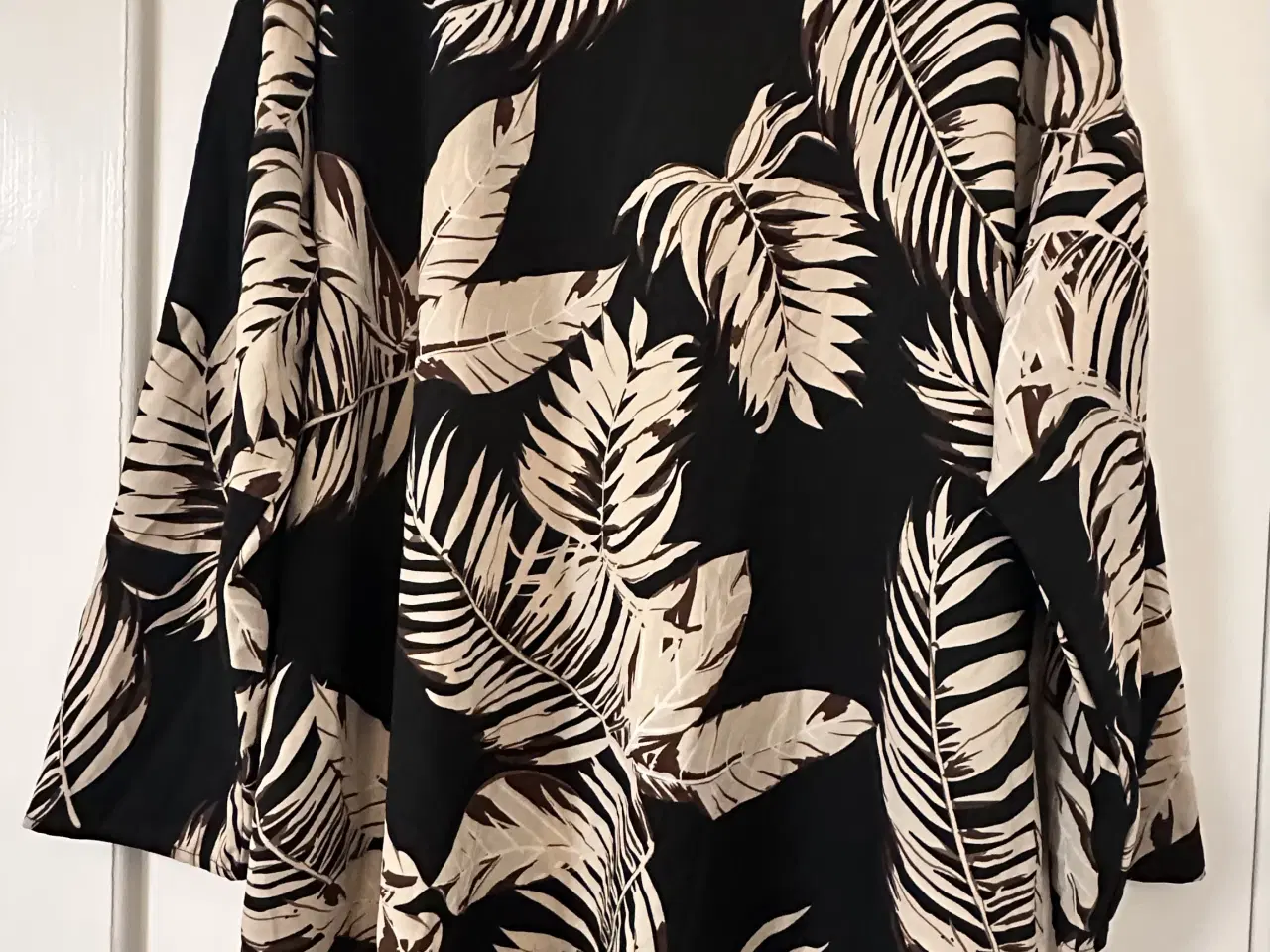 Billede 3 - Smuk bluse fra Emery Rose str. 3 XL