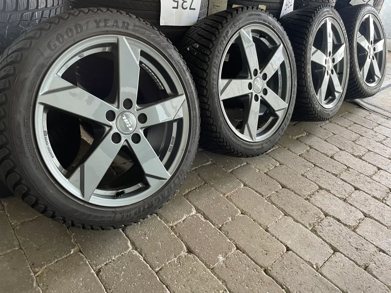 Billede 2 - 18 Mercedes C 300de 245/40r18 Ref.746 vinter