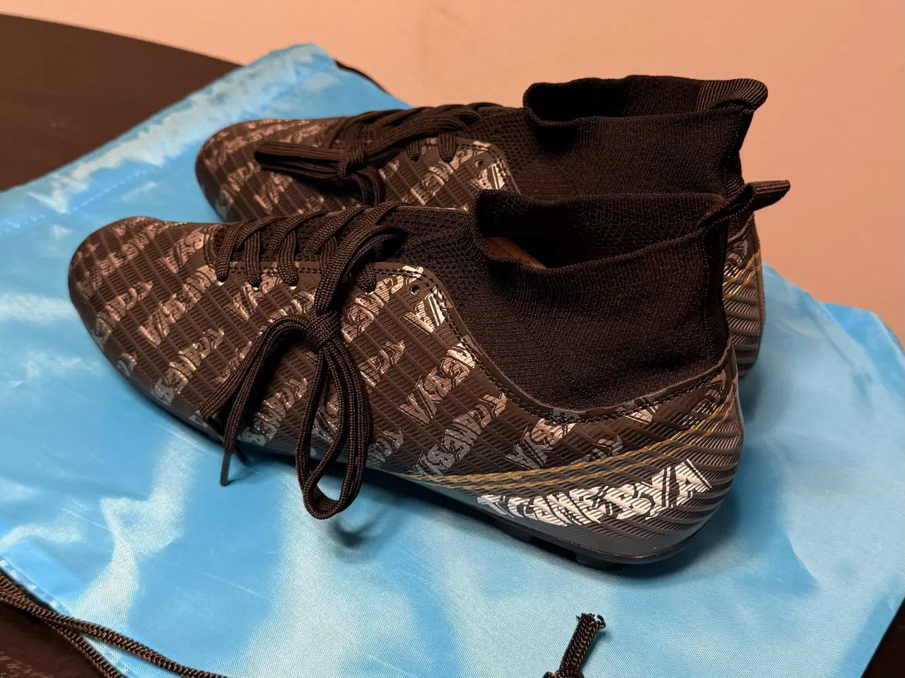 Billede 3 - Helt unikke fodboldstøvler 