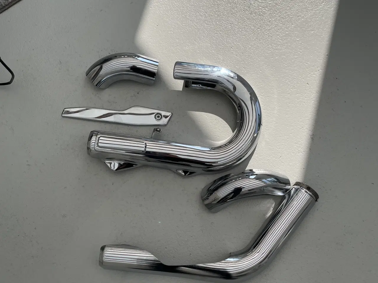 Billede 1 - Købes Udstødnings skjold til Intruder 1800 