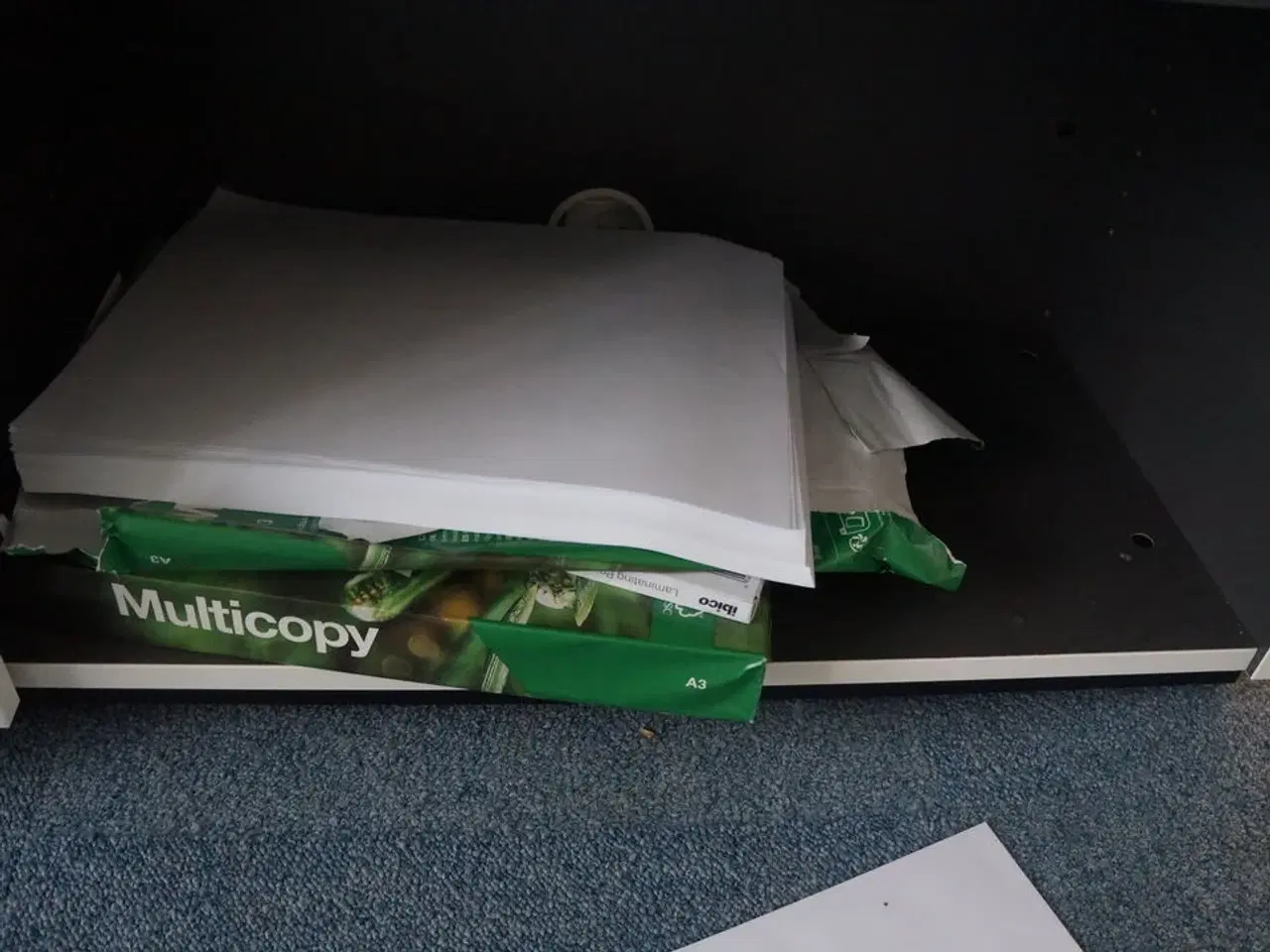 Billede 3 - Kommode med indhold