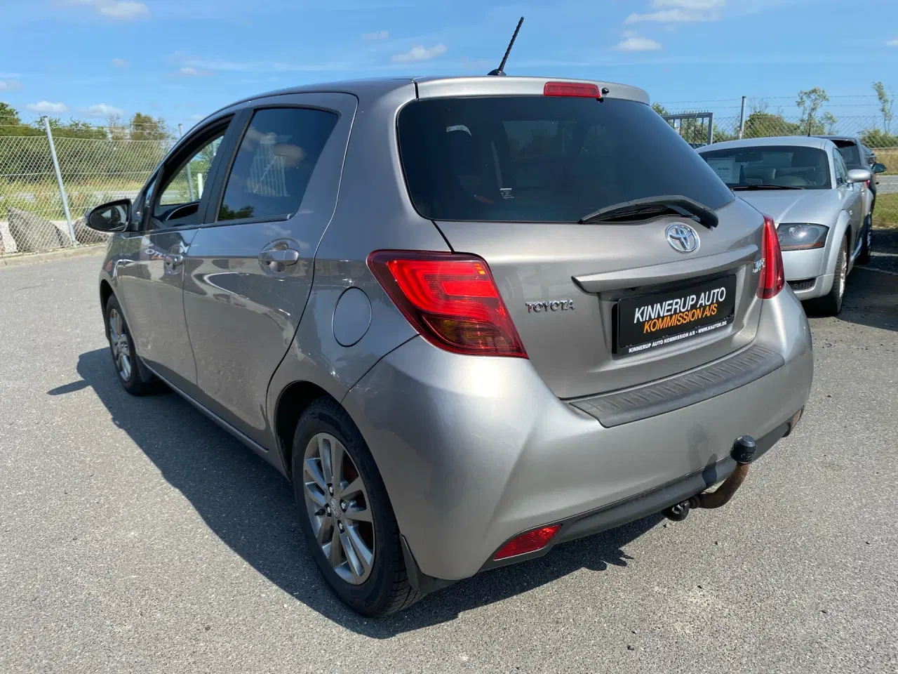Billede 4 - Toyota Yaris 1,3 VVT-I T2 Komfortpakke Sportspakke 100HK 5d 6g