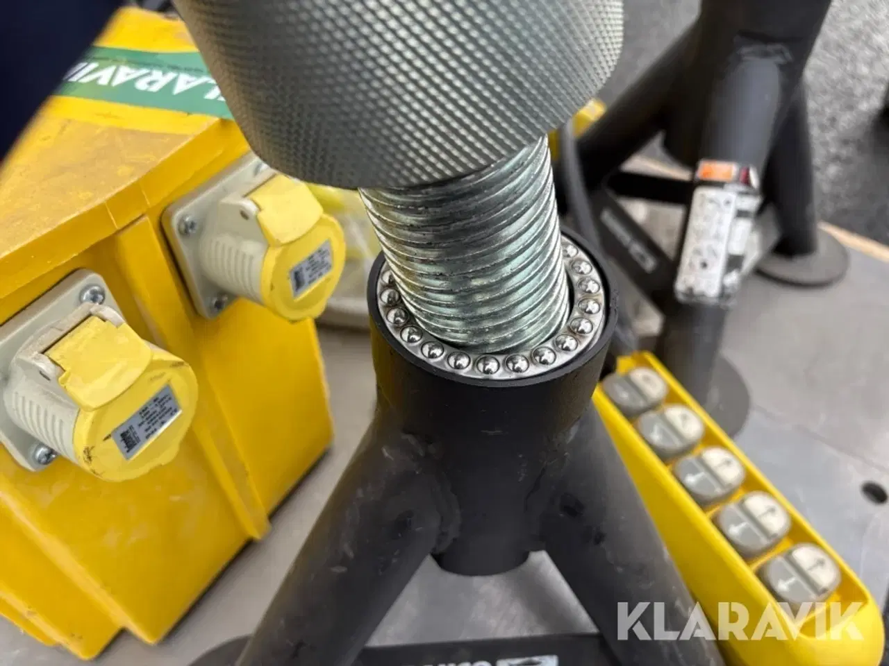 Billede 8 - Samlet lot - bukke, fjernbetjeninger, kabler