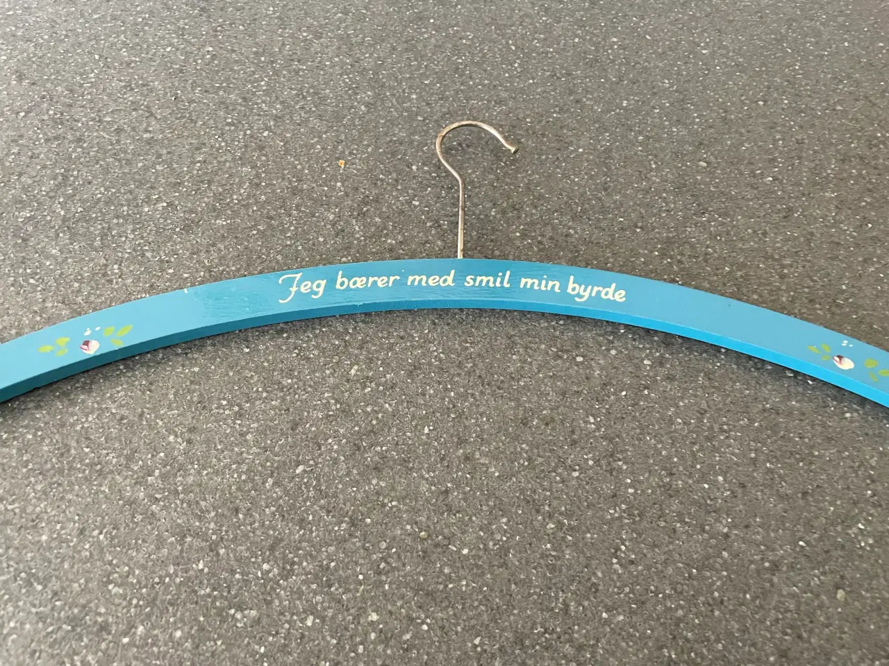 Billede 1 - 6 bøjler malede og flettede samlet pris