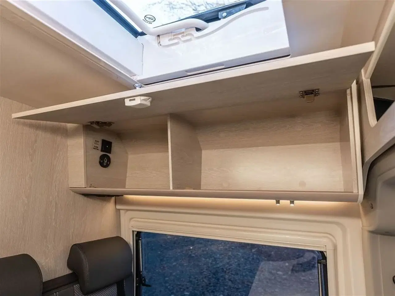 Billede 17 - 2026 - Tourne 6.4 Cruise aut. gear - Black