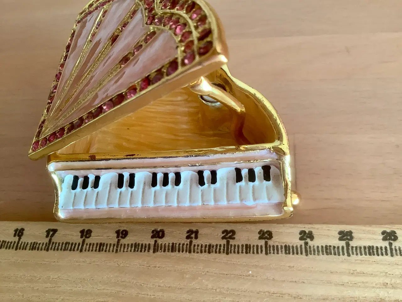 Billede 4 - Lille smykkeskrin formet som et klaver.