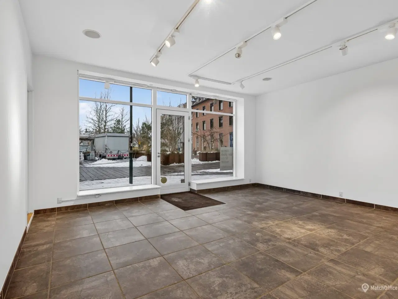 Billede 4 - Sublim placering midt på Stændertorvet!