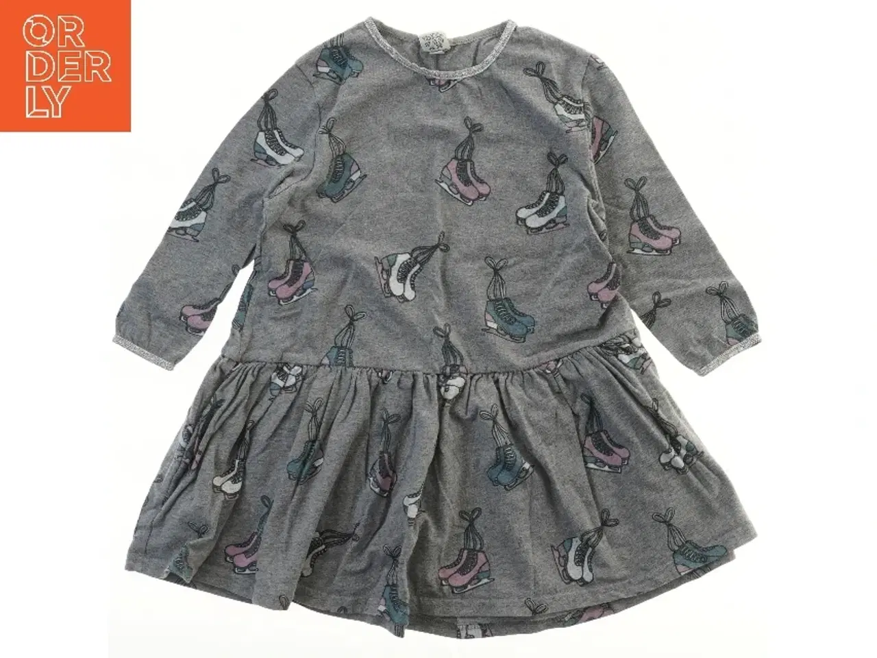 Billede 1 - Børnekjole med skøjteprint fra Småfolk (str. 98)