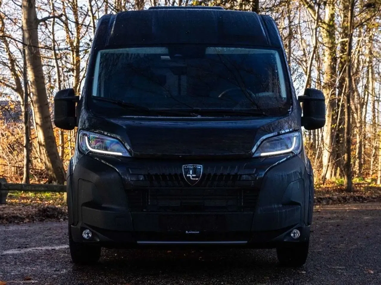 Billede 40 - 2026 - Tourne 6.4 Cruise aut. gear - Black Den originale Tourne med langsgående senge