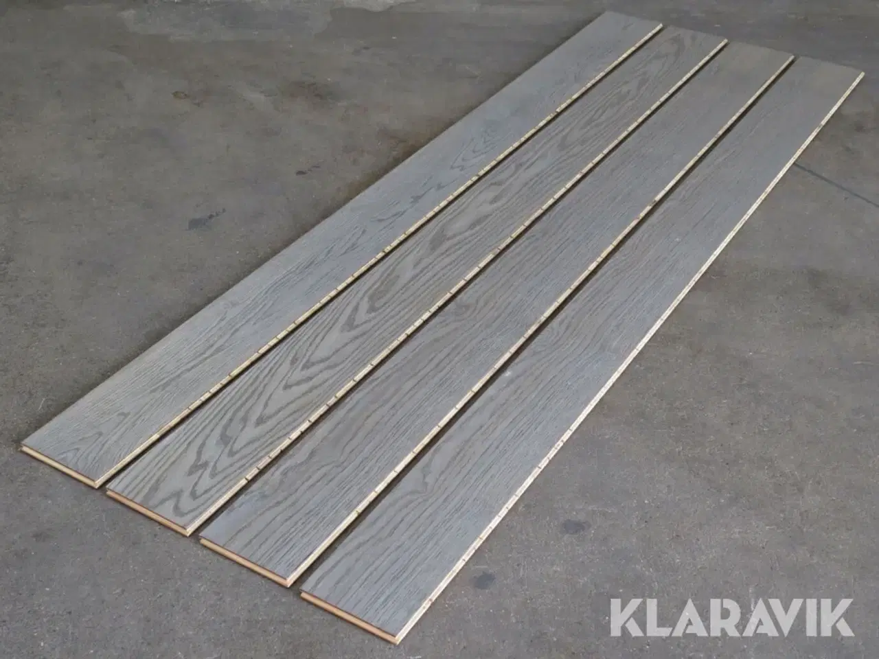 Billede 6 - Plankegulv i egetræ. Varmebehandlet, hvid matlak. Wiking Gulve 2.sort. 40,6 m2