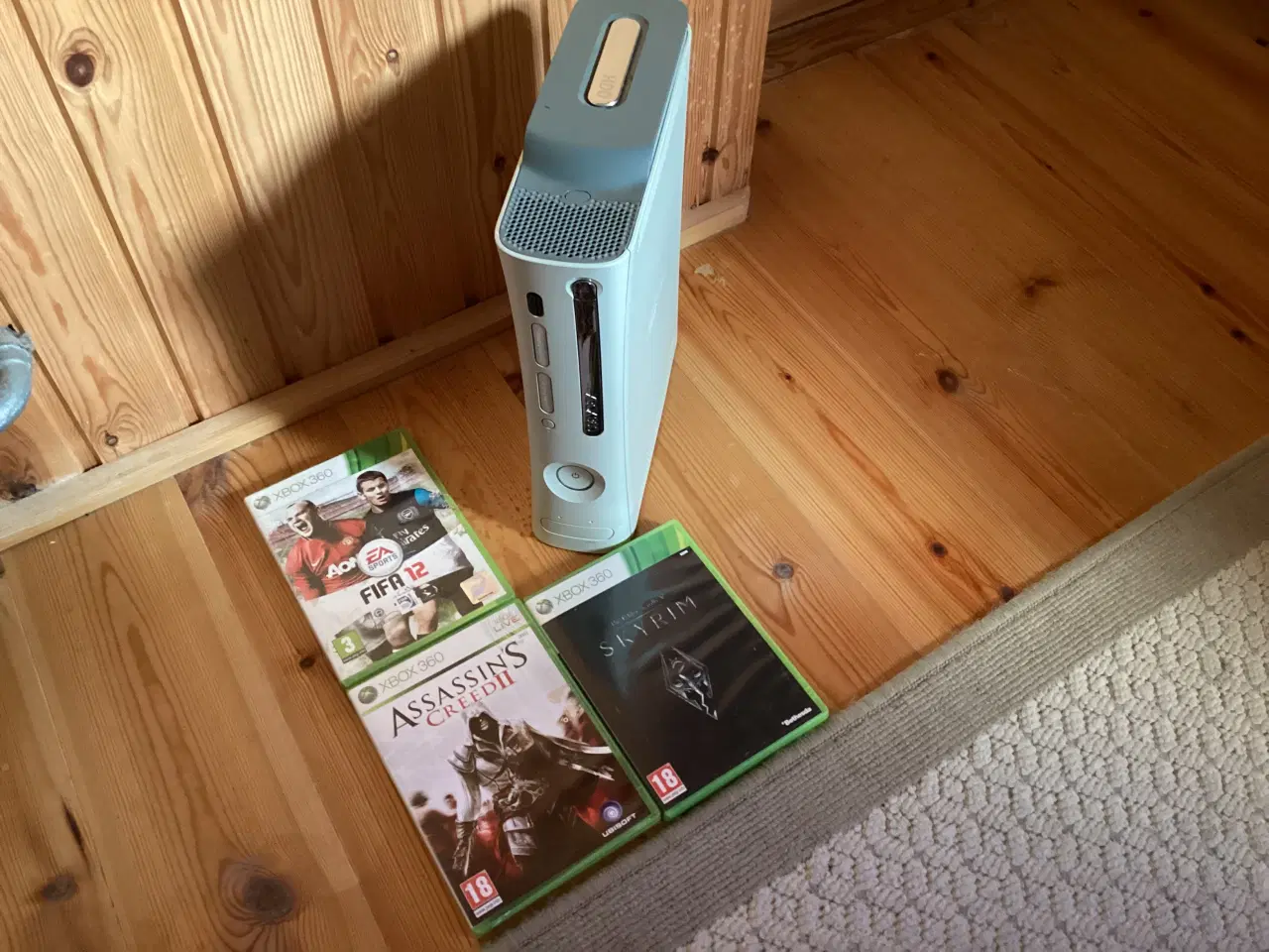 Billede 2 - Xbox 360 u/tilbehør med 3 spil, 250kr.
