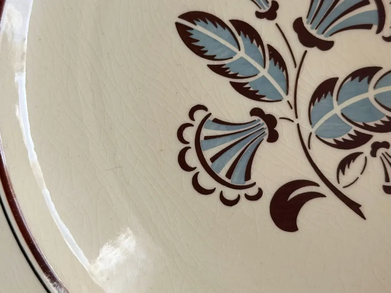 Billede 8 - Dybe fajancetallerkner, 3 stk samlet