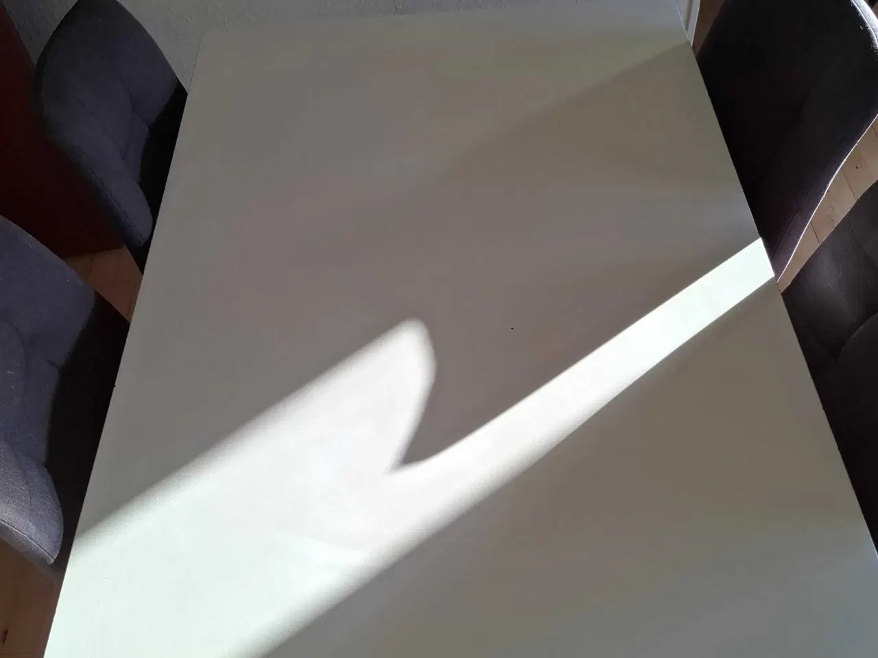 Billede 6 - Flot Spisebord med 5 Stole