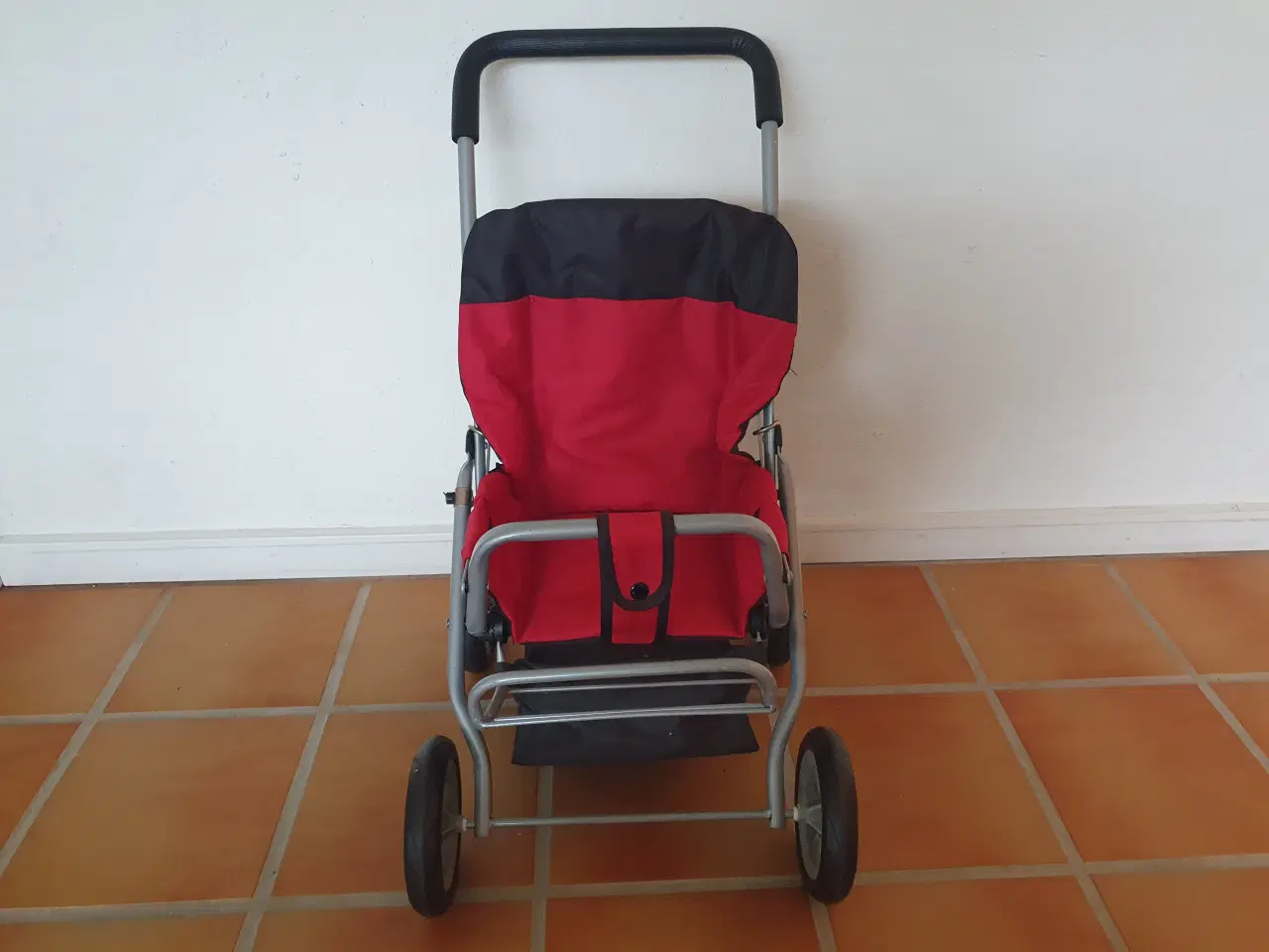 Billede 2 - Brio dukkeklapvogn sælges