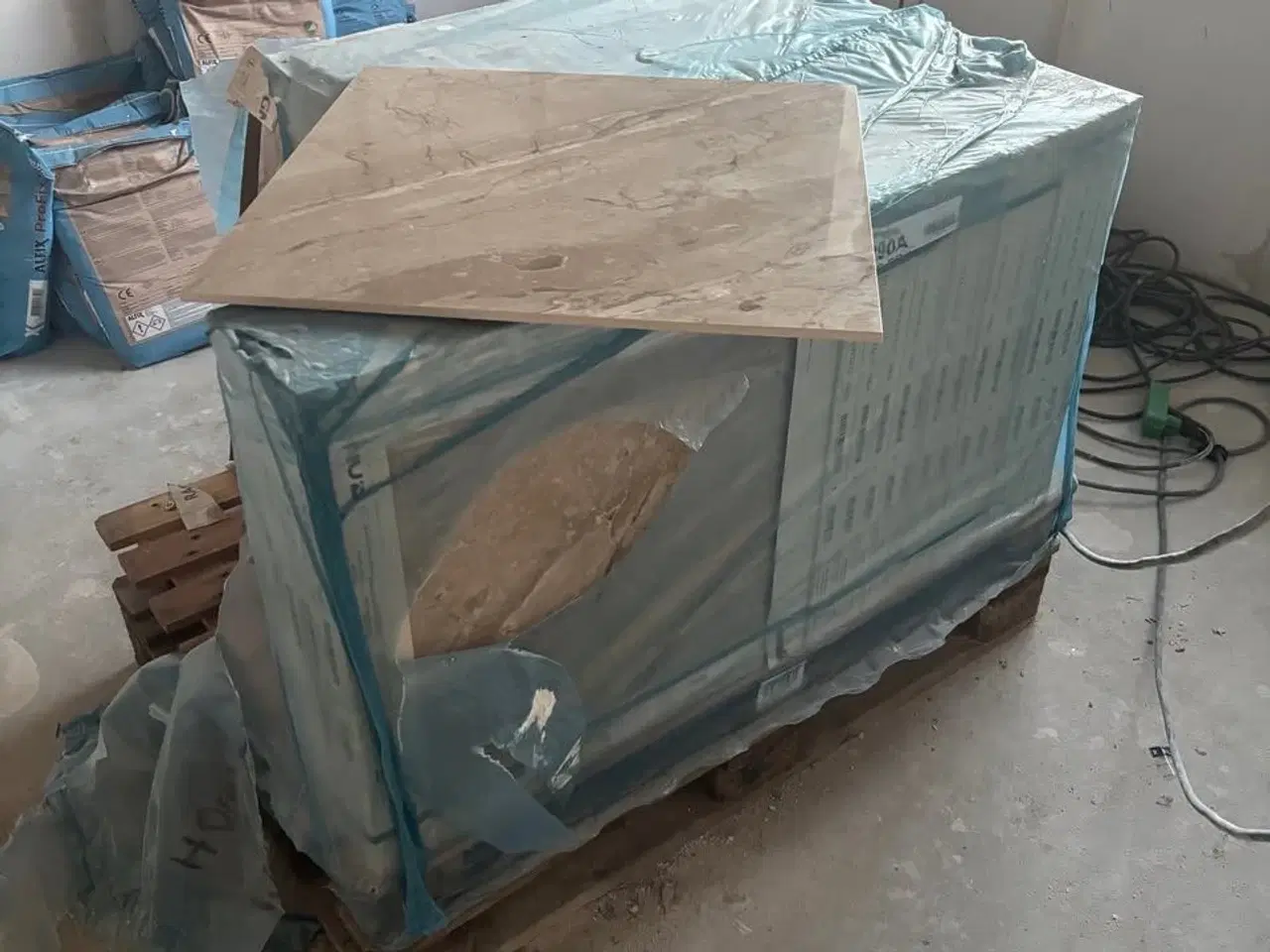 Billede 2 - Keramiske klinker fra Italienske Ragno. Størrelse